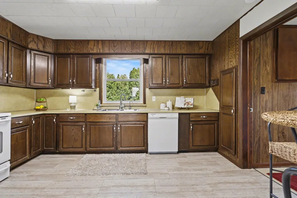 6629 Branch Road Benton Harbor, MI 49022