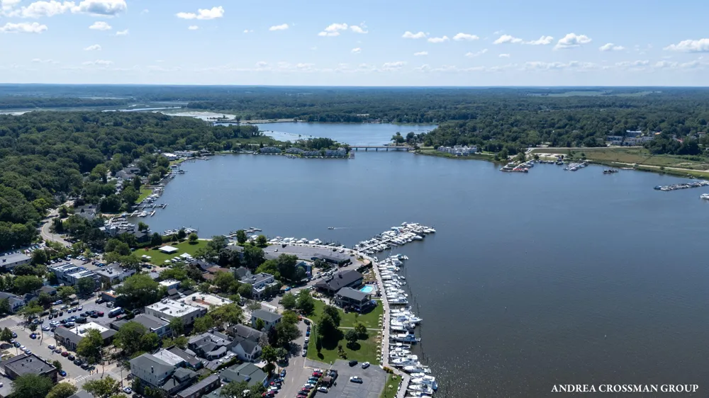 110 Park Street Saugatuck, MI 49453