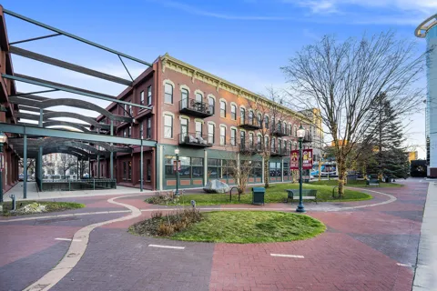 222 Kalamazoo Mall #210