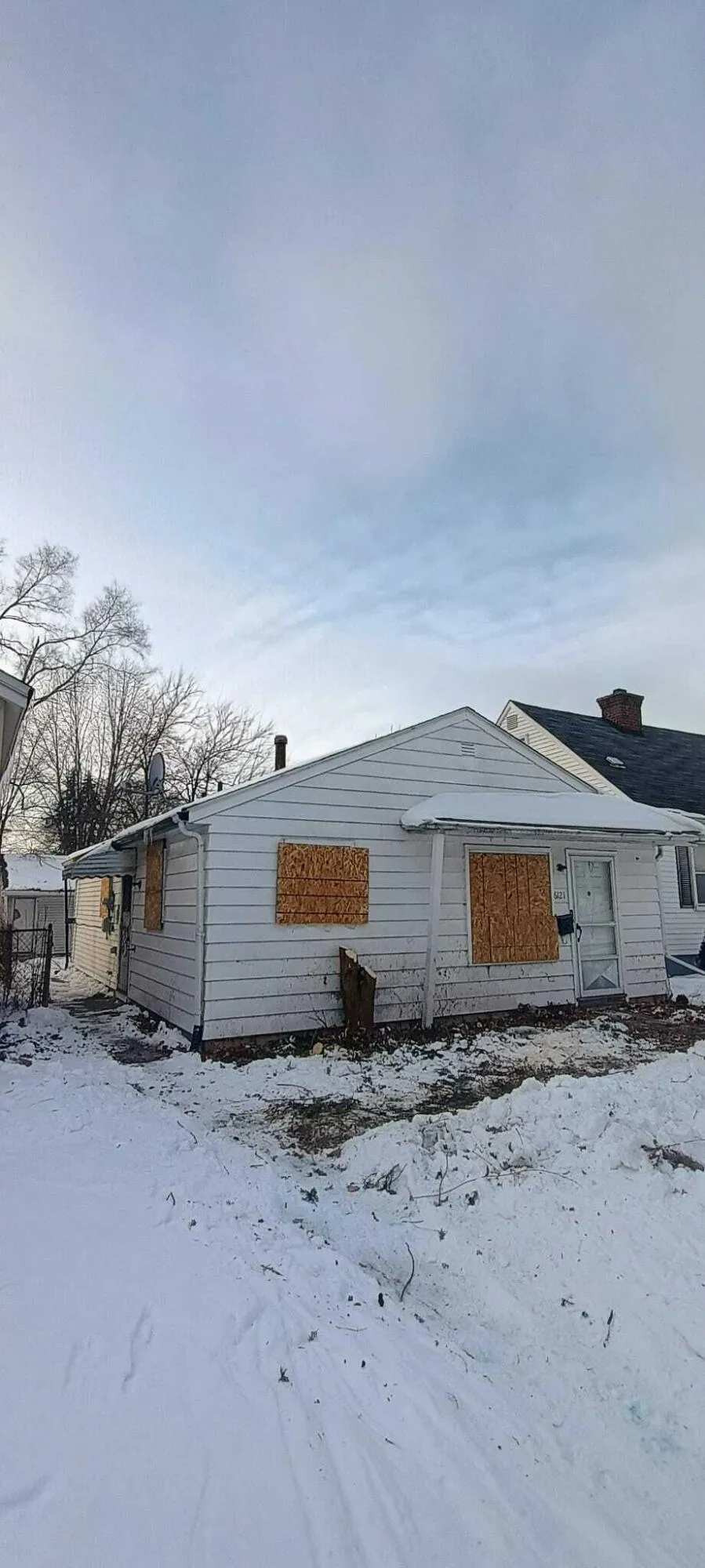 6121 Plainview Avenue Detroit, MI 48228