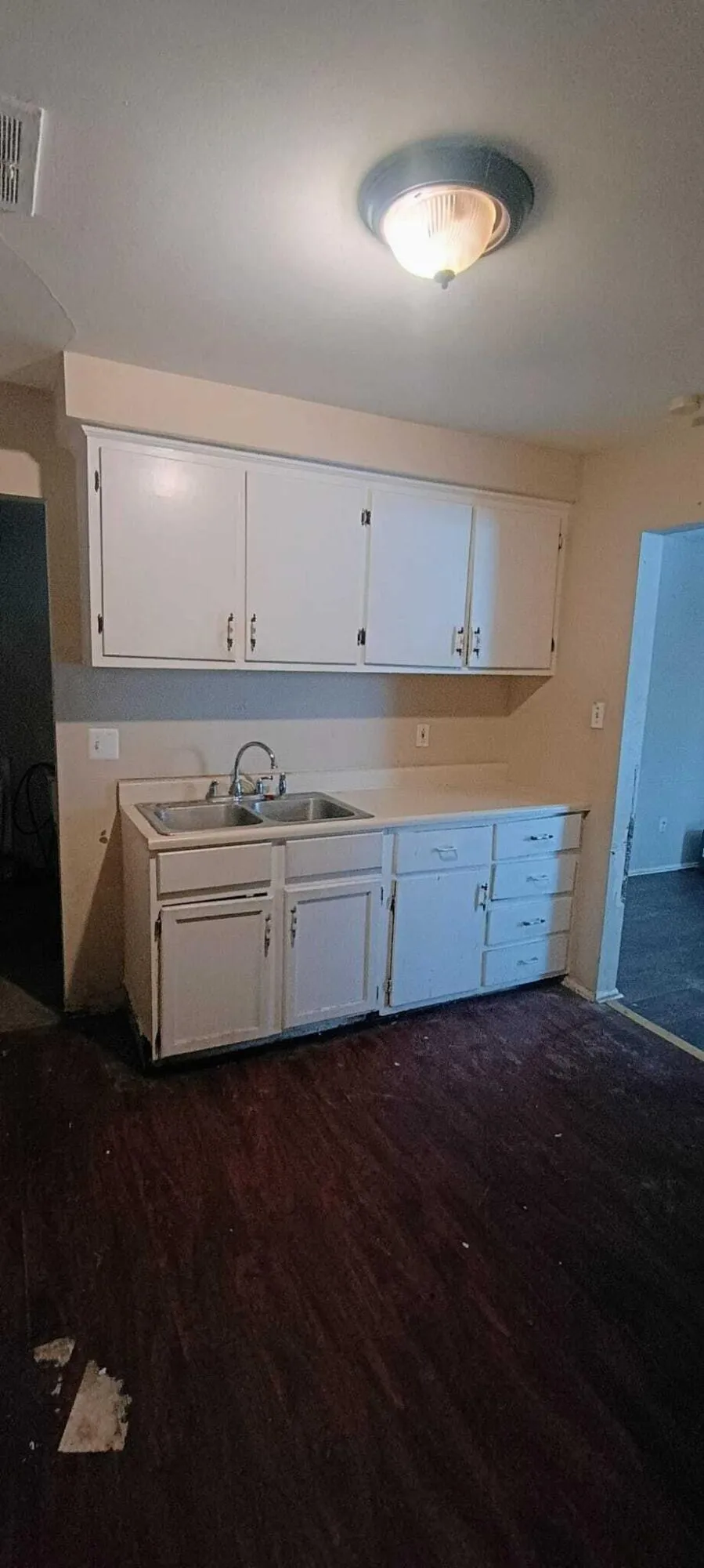 6121 Plainview Avenue Detroit, MI 48228
