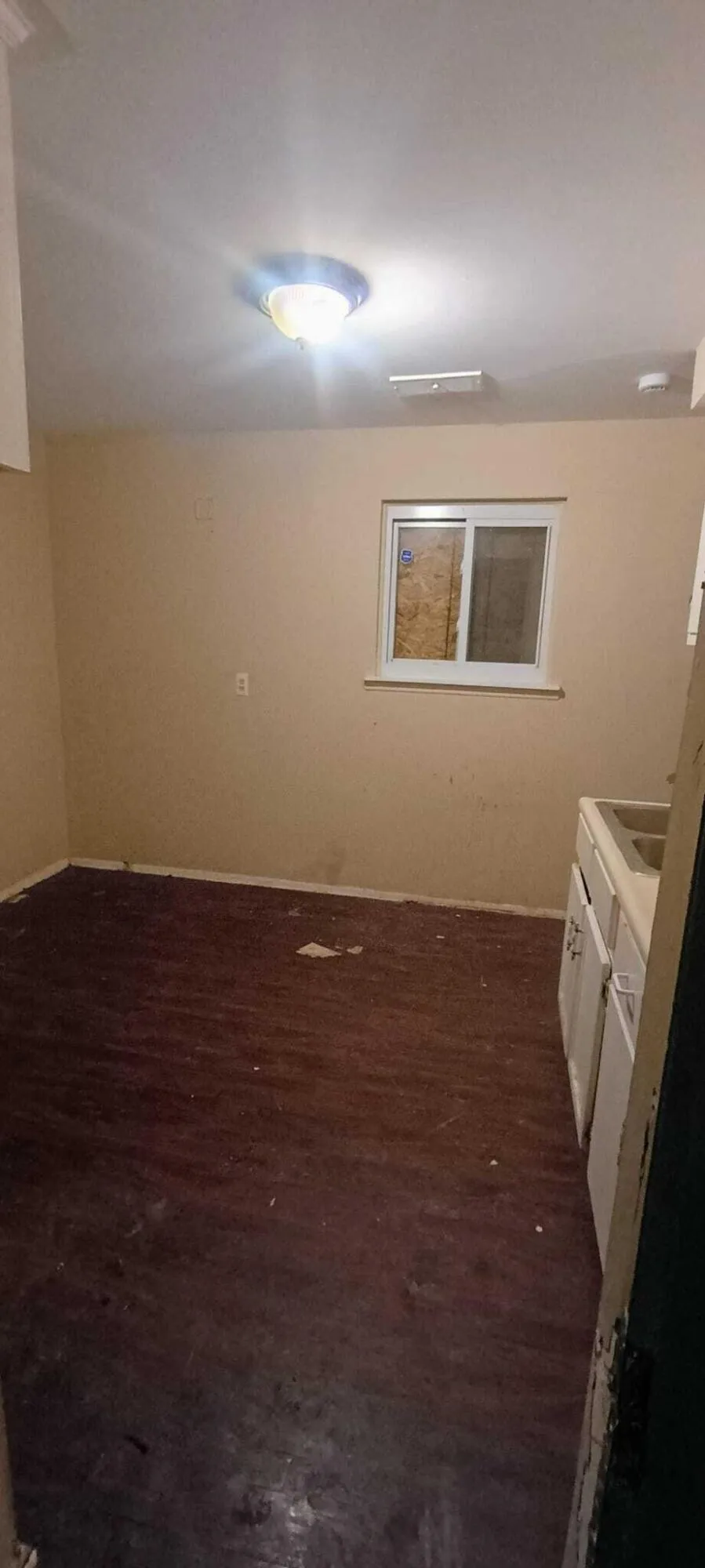6121 Plainview Avenue Detroit, MI 48228