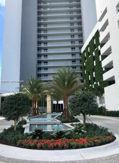 16385 Biscayne Blvd #2702