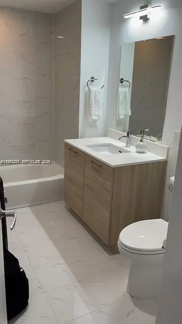 16385 Biscayne Blvd #2702 North Miami Beach, FL 33160