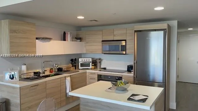 16385 Biscayne Blvd #2702 North Miami Beach, FL 33160