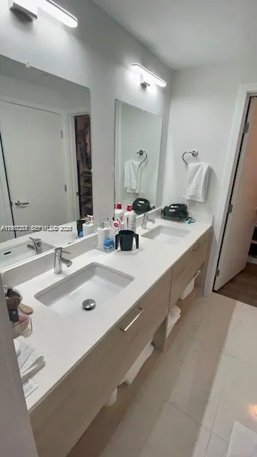 16385 Biscayne Blvd #2702 North Miami Beach, FL 33160
