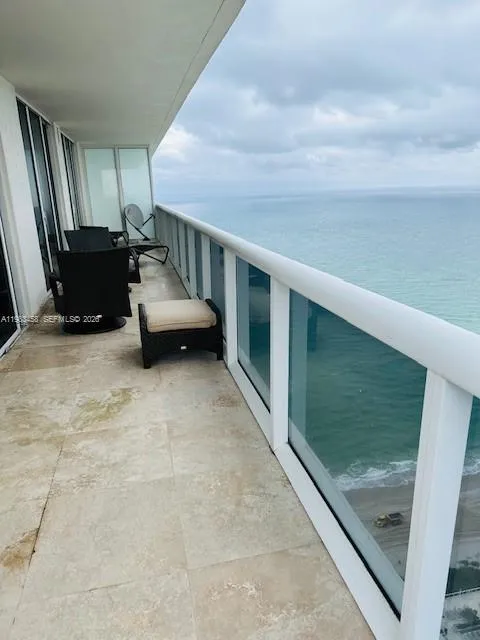 1830 S Ocean Dr #4006 Hallandale Beach, FL 33009