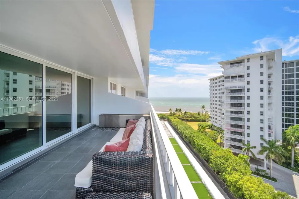 199 Ocean Lane Dr #1009 Key Biscayne, FL 33149