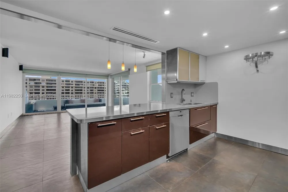 199 Ocean Lane Dr #1009 Key Biscayne, FL 33149