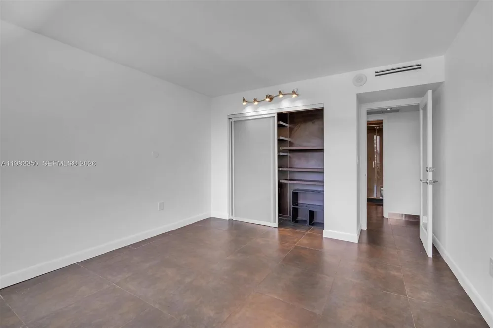 199 Ocean Lane Dr #1009 Key Biscayne, FL 33149
