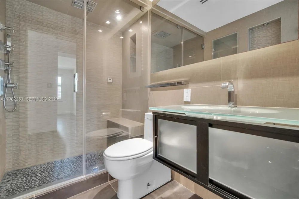 199 Ocean Lane Dr #1009 Key Biscayne, FL 33149
