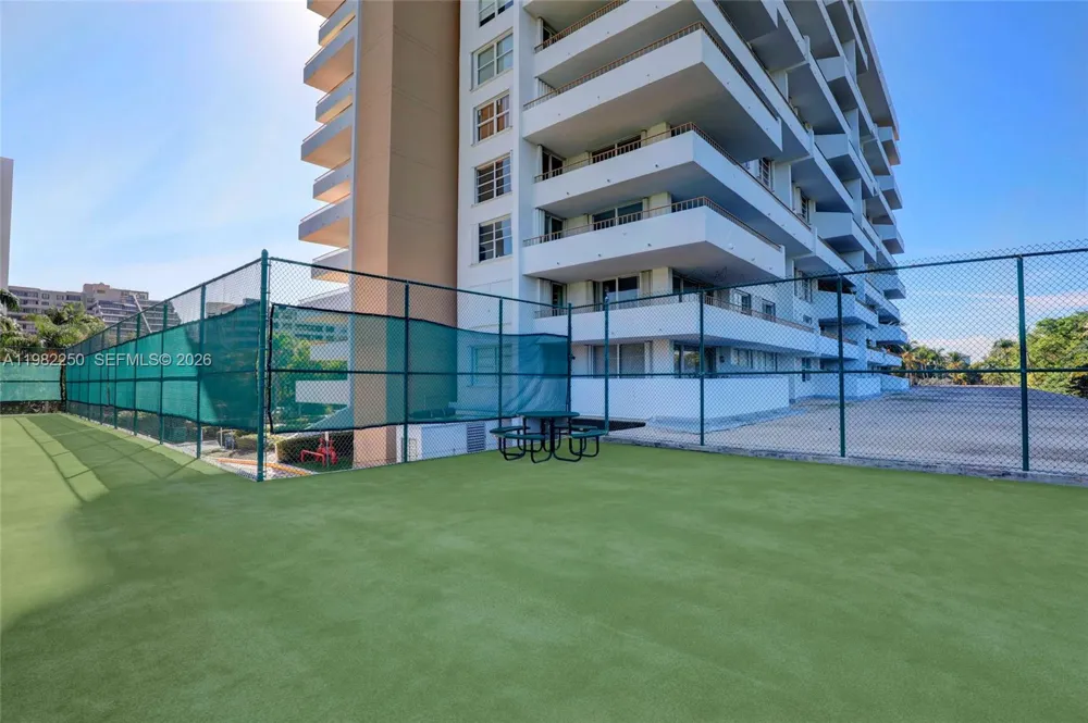 199 Ocean Lane Dr #1009 Key Biscayne, FL 33149