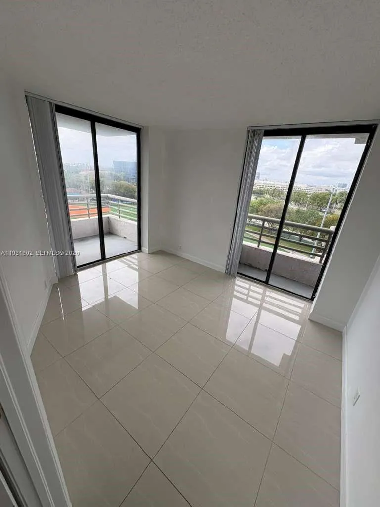 3300 NE 191st St #801 Aventura, FL 33180