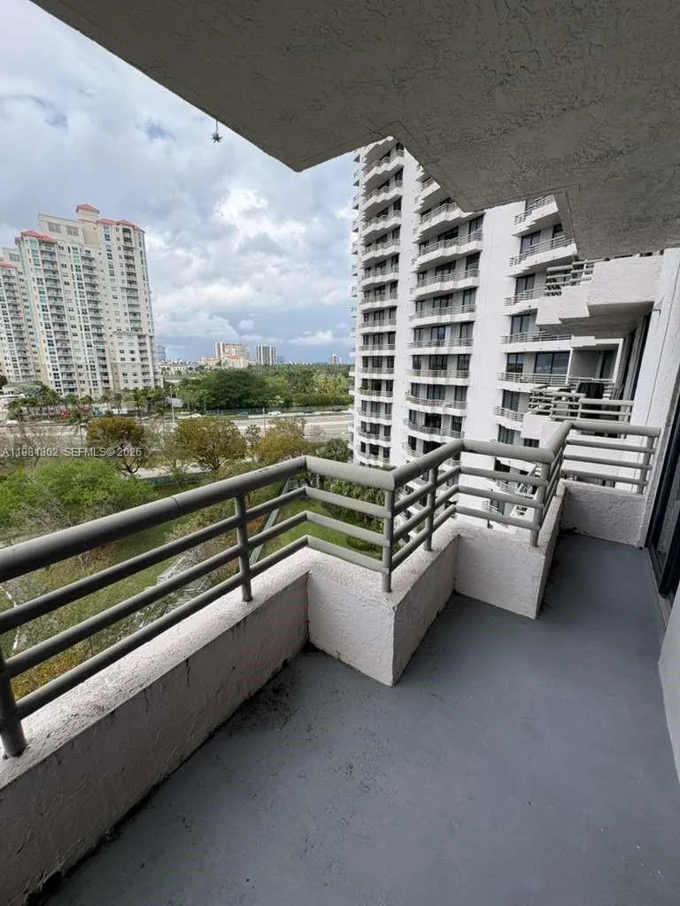 3300 NE 191st St #801 Aventura, FL 33180
