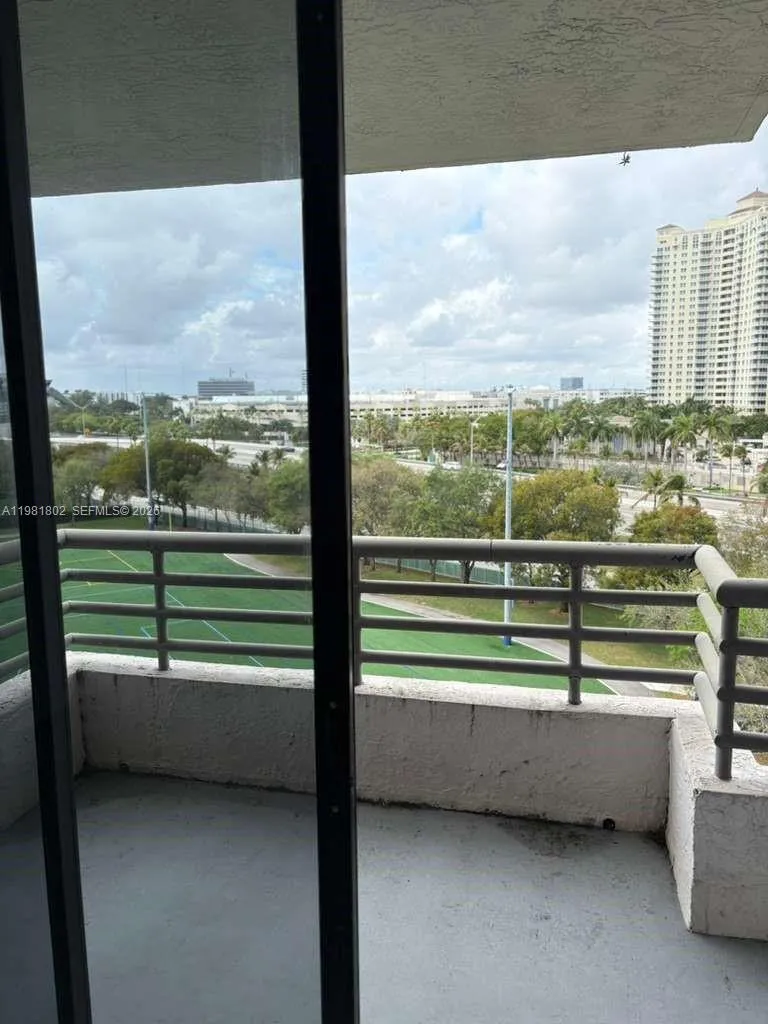 3300 NE 191st St #801 Aventura, FL 33180