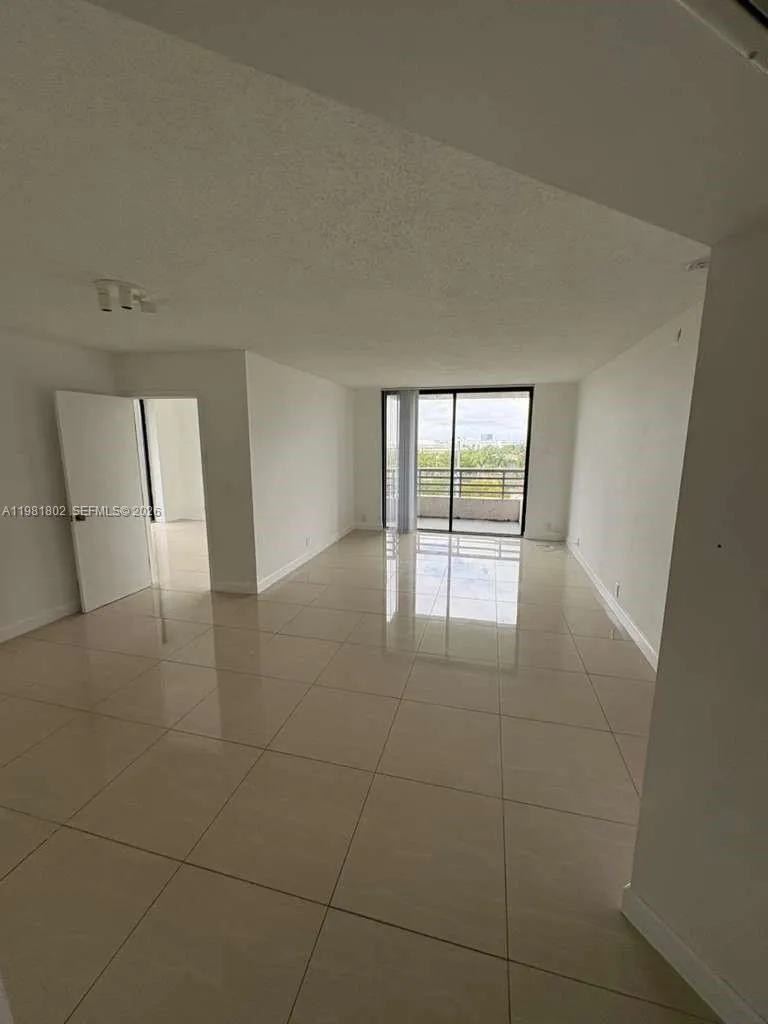 3300 NE 191st St #801 Aventura, FL 33180