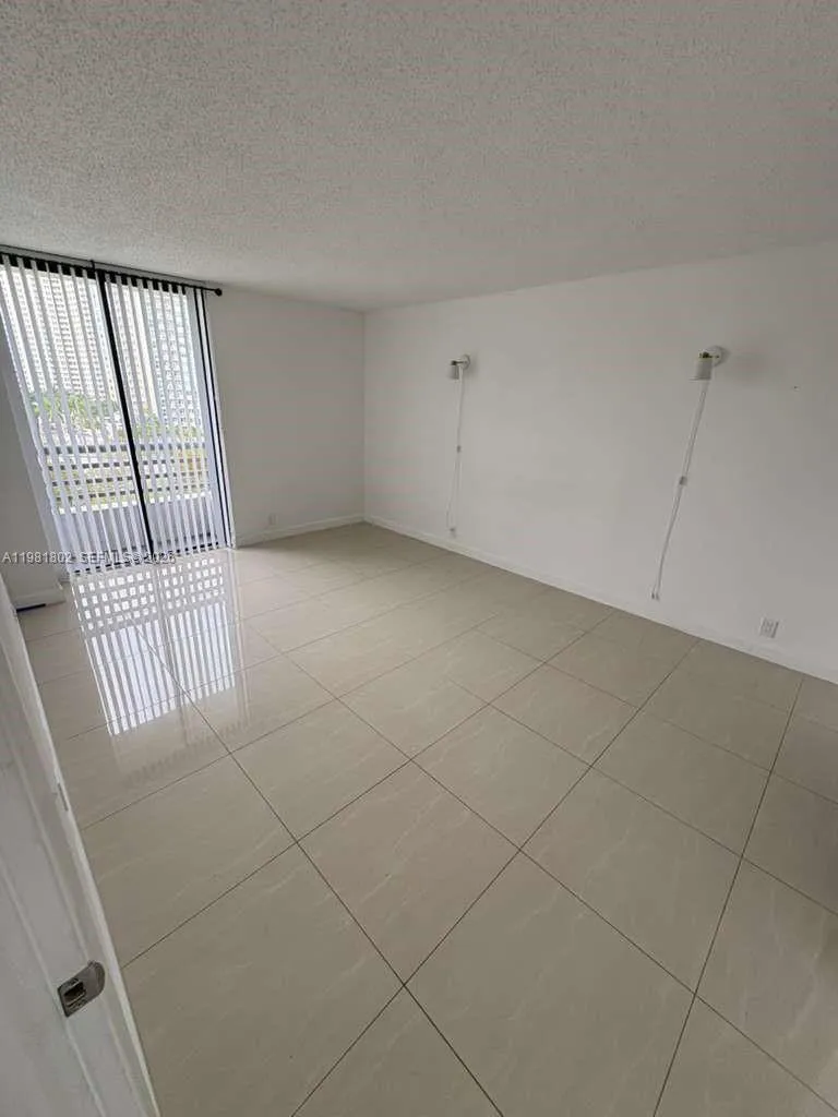 3300 NE 191st St #801 Aventura, FL 33180