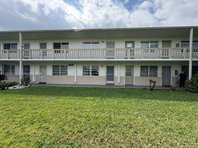 70 NE 202nd Ter #T12 Miami Gardens, FL 33179