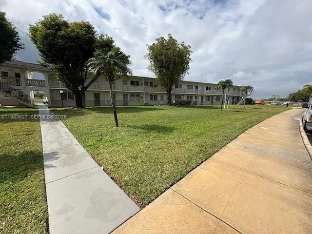 70 NE 202nd Ter #T12 Miami Gardens, FL 33179