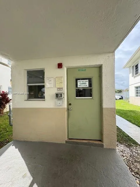 70 NE 202nd Ter #T12 Miami Gardens, FL 33179