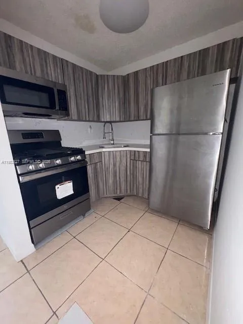 70 NE 202nd Ter #T12 Miami Gardens, FL 33179