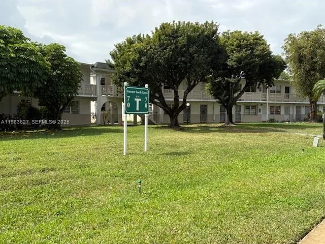 70 NE 202nd Ter #T12 Miami Gardens, FL 33179