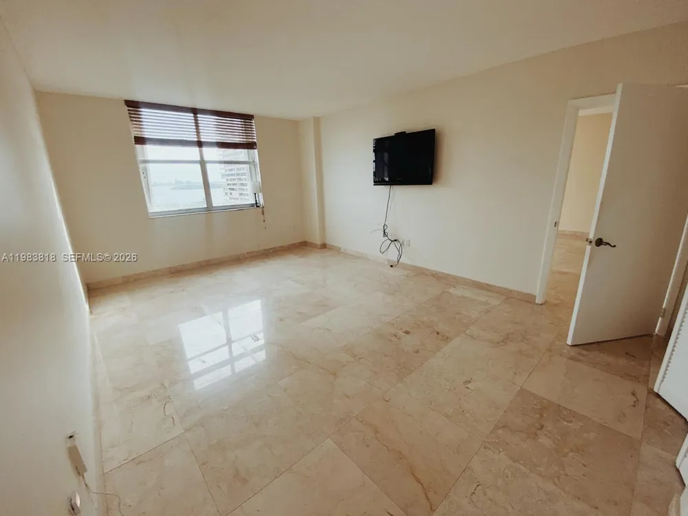 11111 Biscayne Blvd #8F Miami, FL 33181