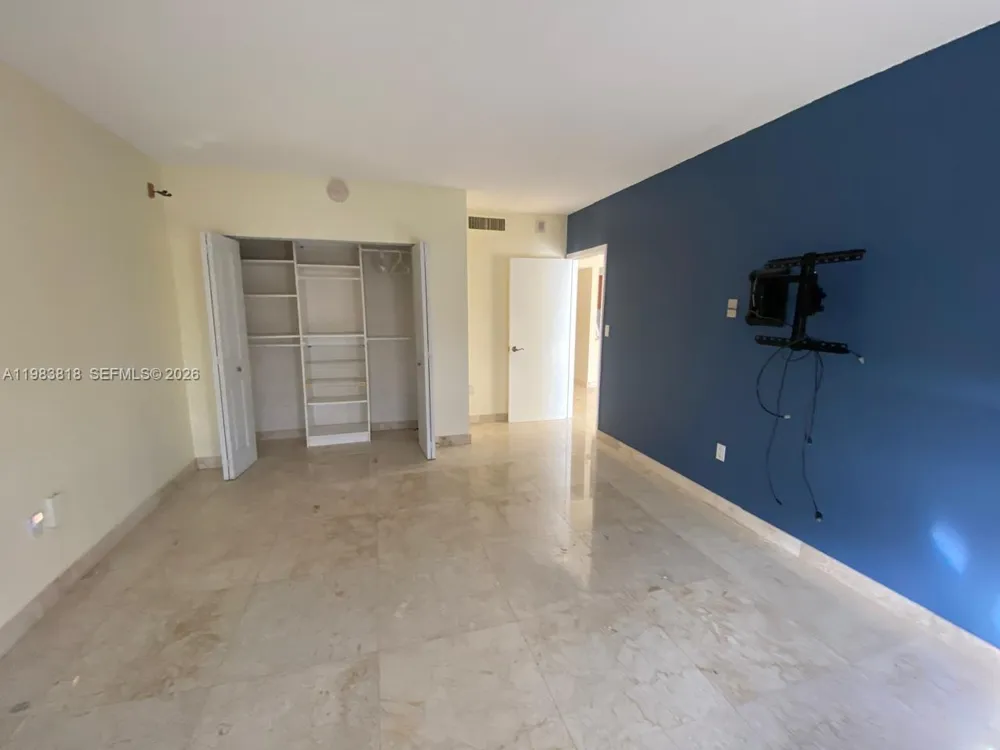 11111 Biscayne Blvd #8F Miami, FL 33181