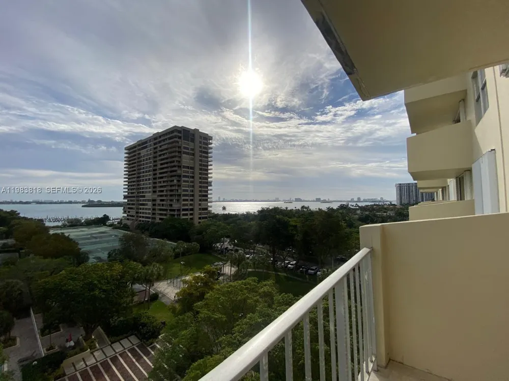 11111 Biscayne Blvd #8F Miami, FL 33181