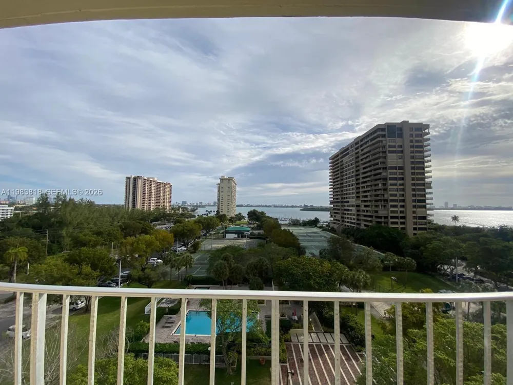 11111 Biscayne Blvd #8F Miami, FL 33181