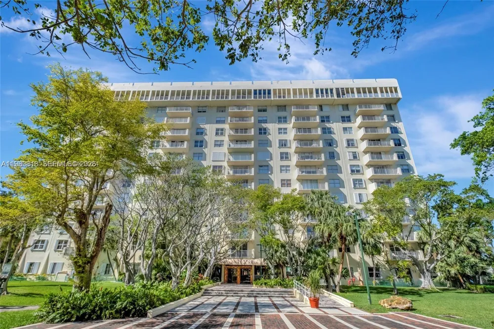 11111 Biscayne Blvd #8F Miami, FL 33181
