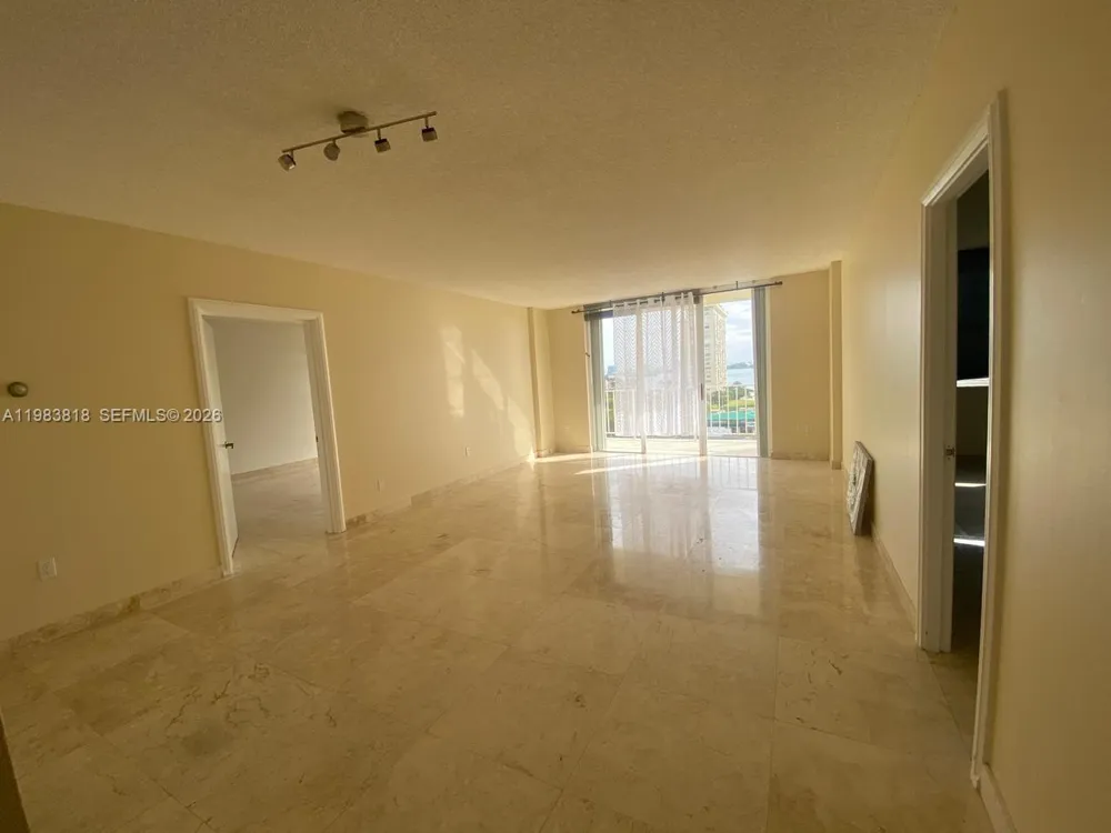 11111 Biscayne Blvd #8F Miami, FL 33181