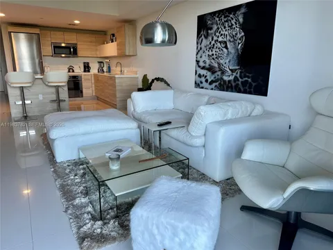 16385 BISCAYNE BLVD #303