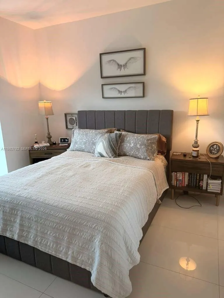 16385 BISCAYNE BLVD #303 Sunny Isles Beach, FL 33160
