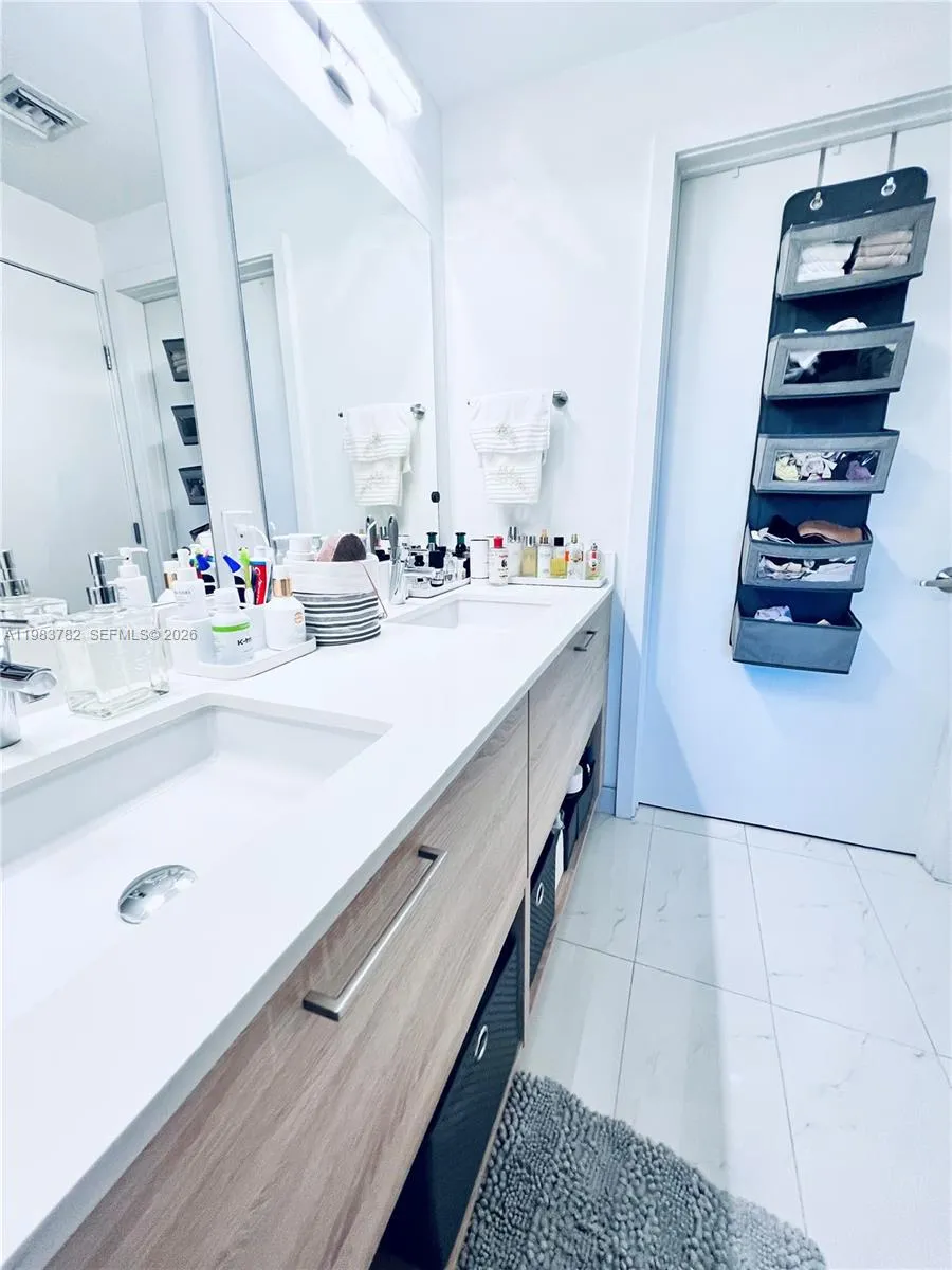 16385 BISCAYNE BLVD #303 Sunny Isles Beach, FL 33160