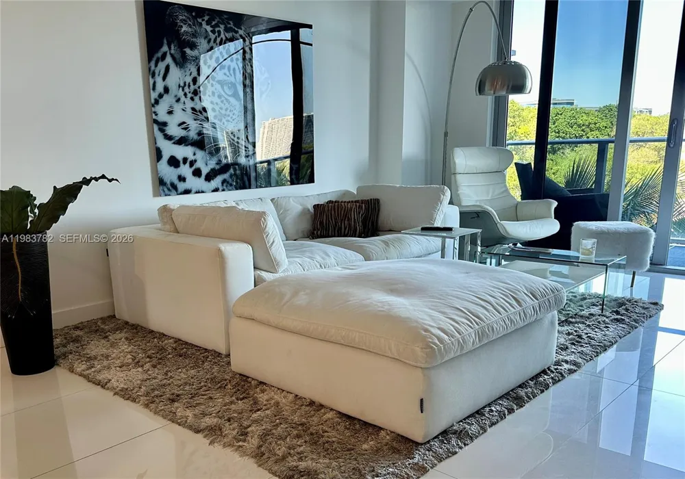 16385 BISCAYNE BLVD #303 Sunny Isles Beach, FL 33160