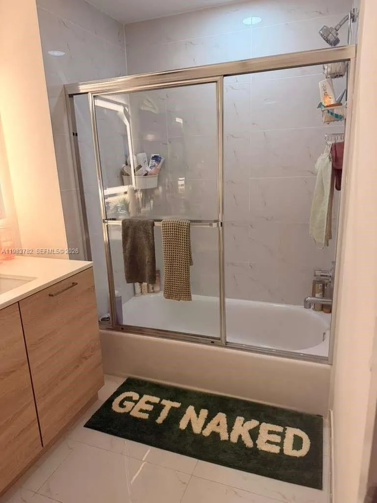 16385 BISCAYNE BLVD #303 Sunny Isles Beach, FL 33160