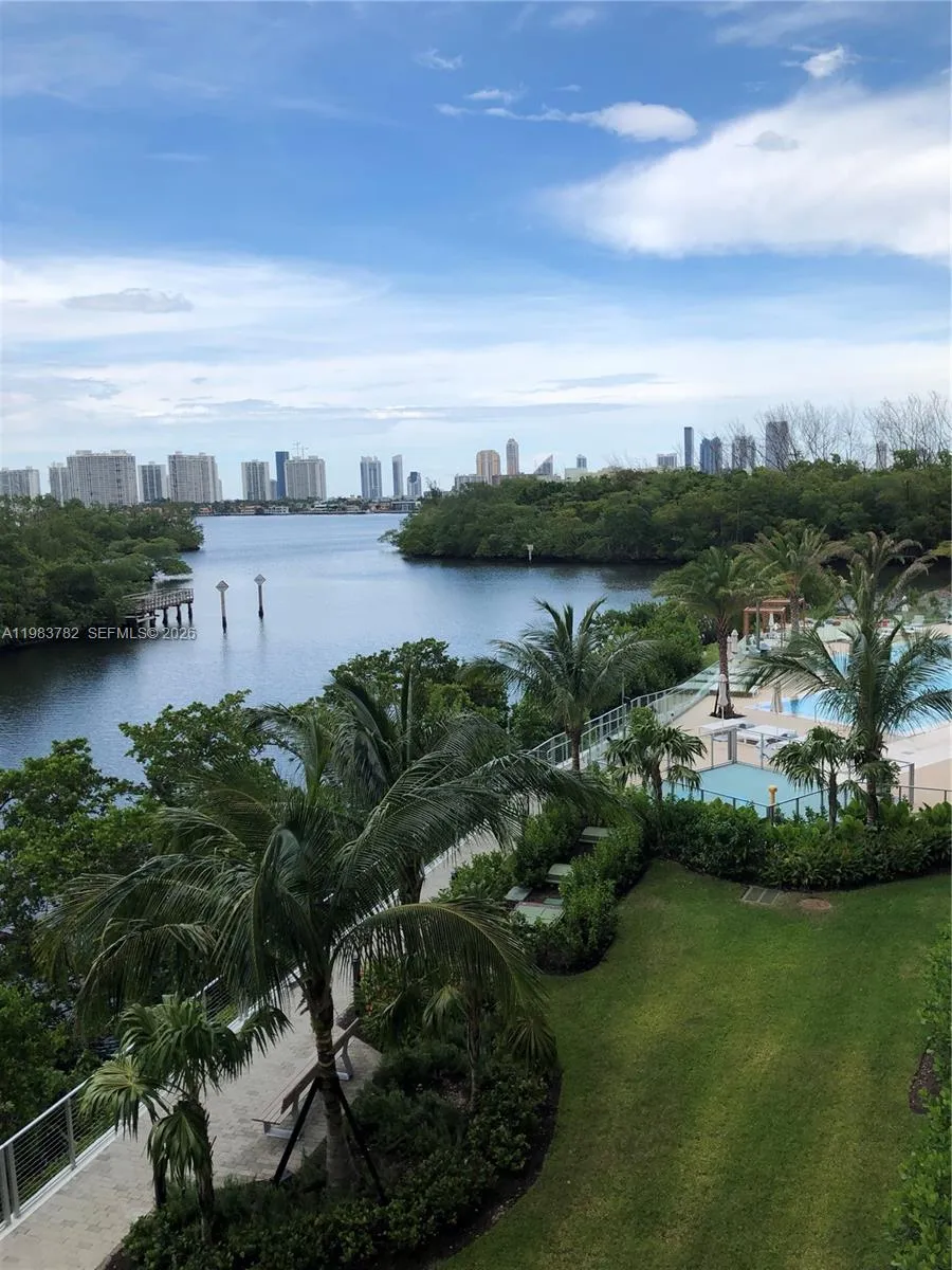16385 BISCAYNE BLVD #303 Sunny Isles Beach, FL 33160