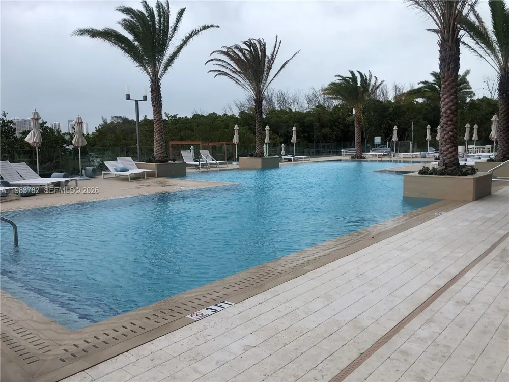 16385 BISCAYNE BLVD #303 Sunny Isles Beach, FL 33160