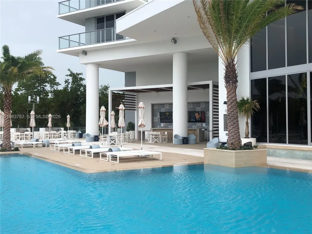 16385 BISCAYNE BLVD #303 Sunny Isles Beach, FL 33160