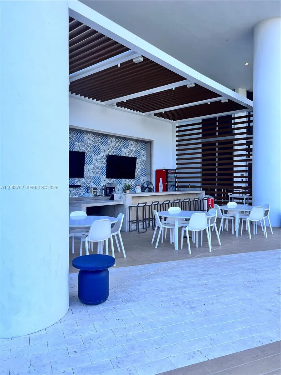 16385 BISCAYNE BLVD #303 Sunny Isles Beach, FL 33160