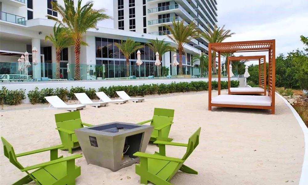 16385 BISCAYNE BLVD #303 Sunny Isles Beach, FL 33160