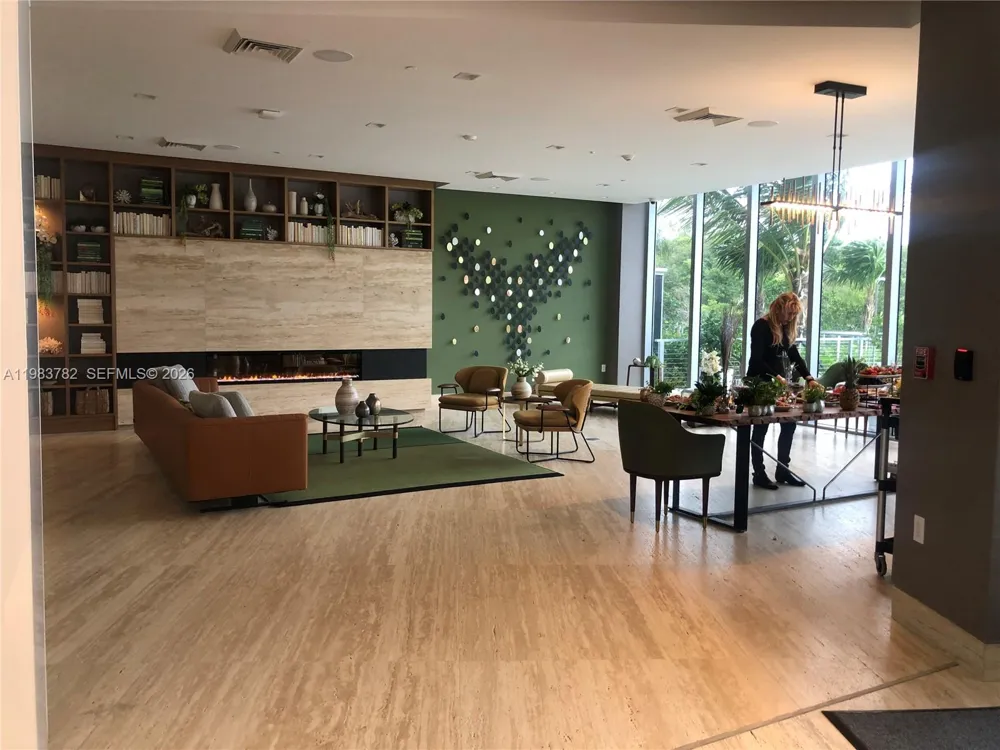 16385 BISCAYNE BLVD #303 Sunny Isles Beach, FL 33160