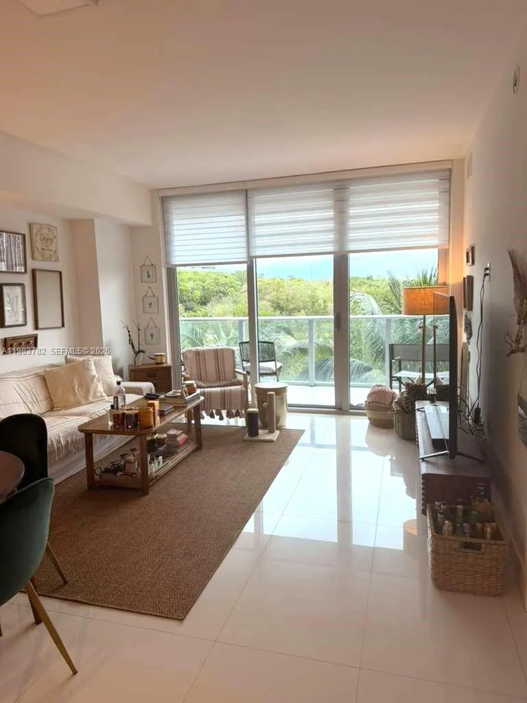 16385 BISCAYNE BLVD #303 Sunny Isles Beach, FL 33160