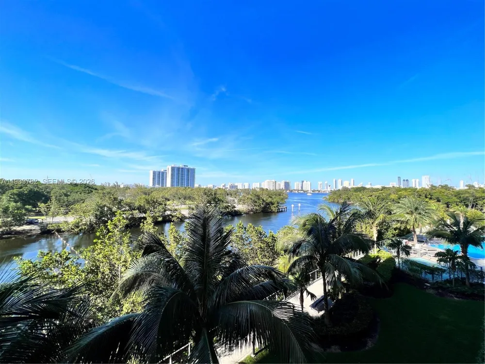 16385 BISCAYNE BLVD #303 Sunny Isles Beach, FL 33160