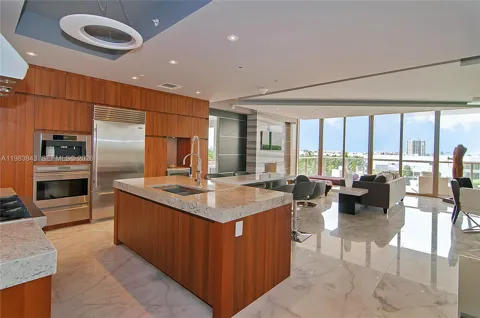 9705 Collins Ave #505N