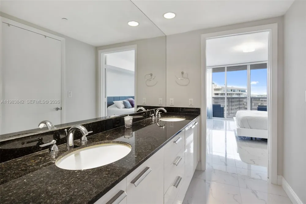 1800 S Ocean Dr #909 Hallandale Beach, FL 33009