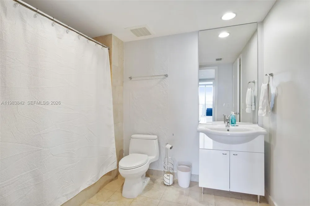 1800 S Ocean Dr #909 Hallandale Beach, FL 33009