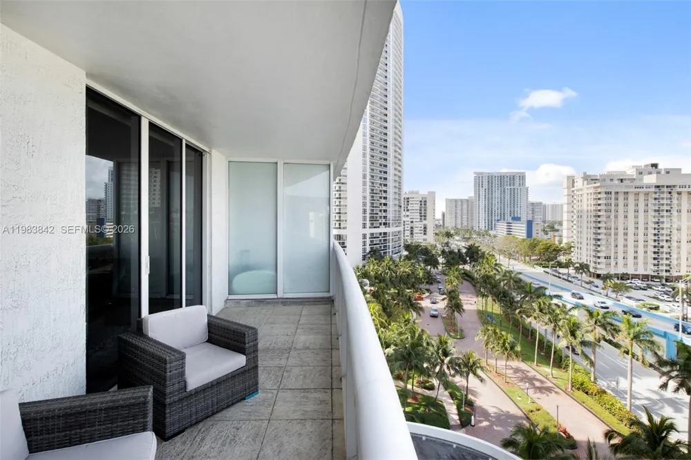 1800 S Ocean Dr #909 Hallandale Beach, FL 33009