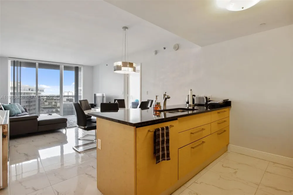 1800 S Ocean Dr #909 Hallandale Beach, FL 33009
